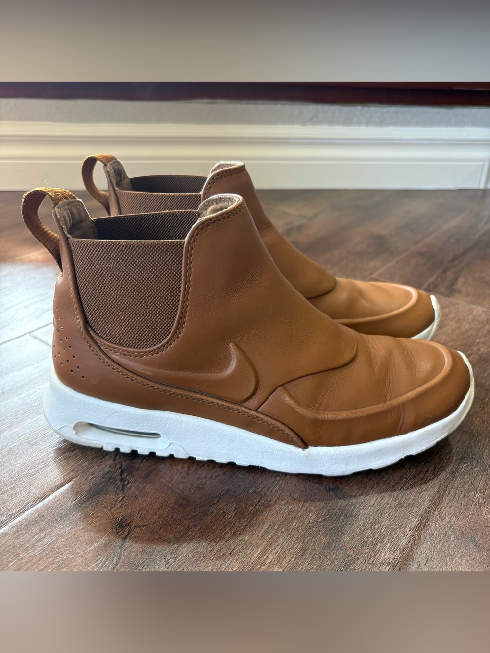 Nike Air Max Thea Mid Premium Womens Size 8 Brown Chelsea Boot Sneakers